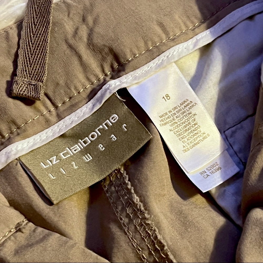 Cute Khaki Cargo Pants by Lizwear ~ Sz. 18